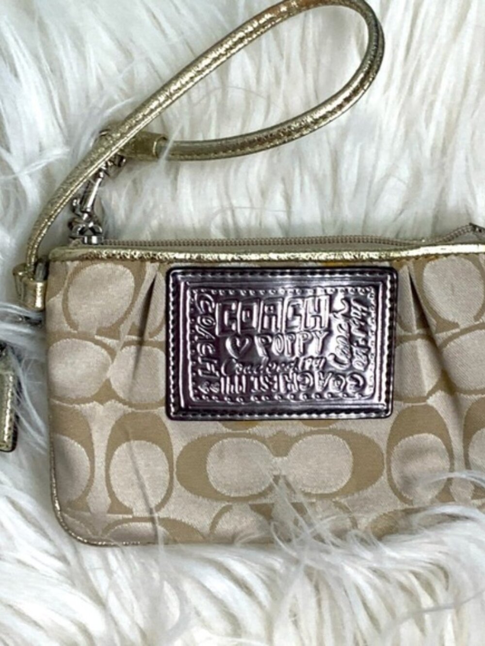 Coach Poppy Gold Signature Wristlet - Picture 4 of 8